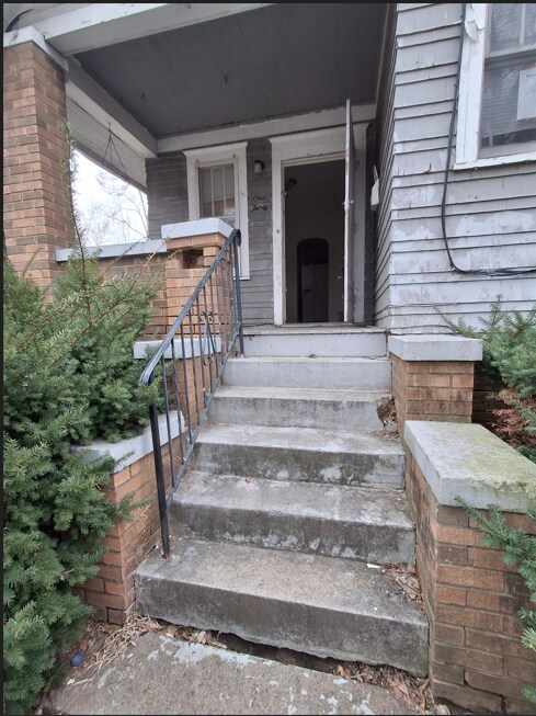Building Photo - 130 S Cleveland St