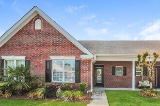 Building Photo - $500 Off 1st Month's Rent - Beautiful Townhome - 2 Br/2 Bath, Pet-Friendly. Just minutes from The...