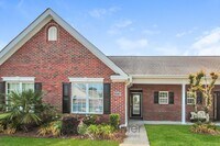 Building Photo - $200 Off 1st Month's Rent - 2 Bdrm/ 2 Bath, Townhome in Wilmington