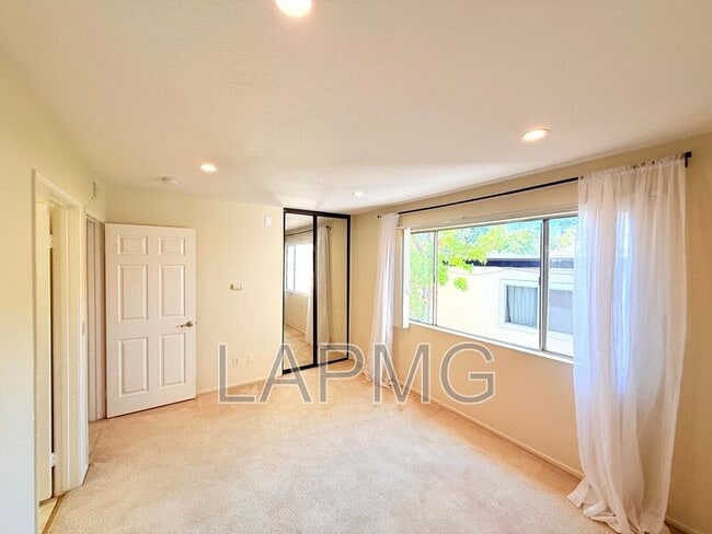 Building Photo - 12251 Moorpark St