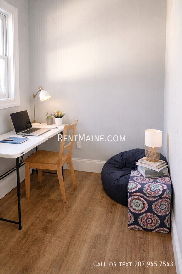 Building Photo - 15 Lloyd Ln