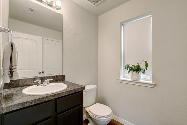 Building Photo - 4616 Inicio Ln