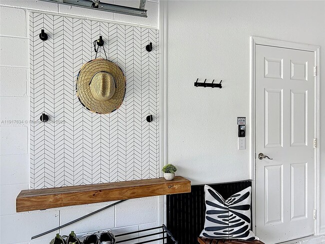 Building Photo - 13430 Meadow Bay Loop