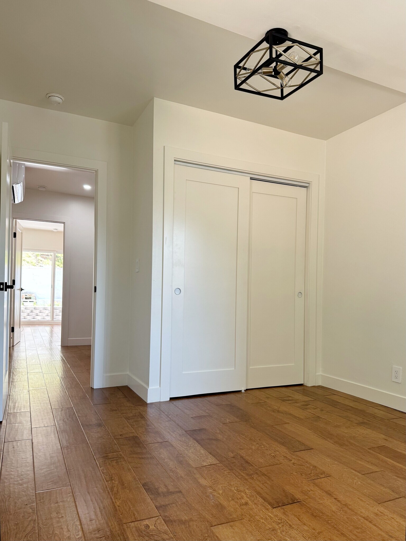 Building Photo - 3319 Primera Ave