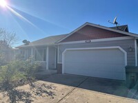 Building Photo - Beautiful 3 bedroom Pet Friendly Lebanon H...