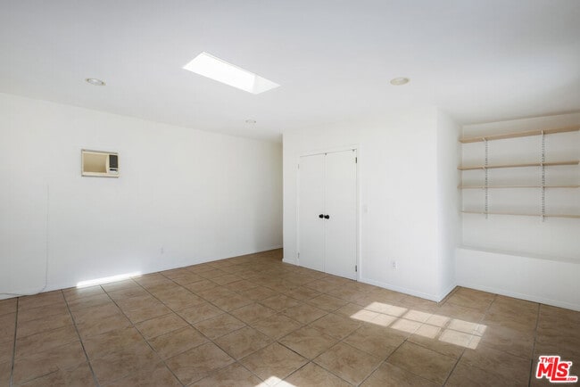 Building Photo - 3659 Glenfeliz Blvd