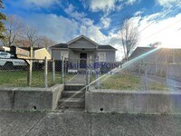 Building Photo - COME RELAX IN YOUR NEW HOME! -First Month's Rent Free!