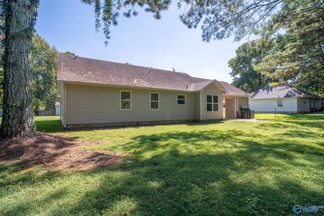 Building Photo - 107 Ann Bradley Dr
