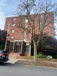 Building Photo - 95 Nahant St