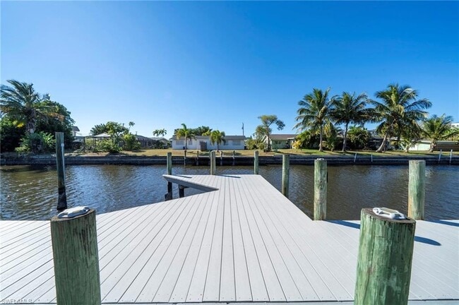 Building Photo - 4916 Viceroy St