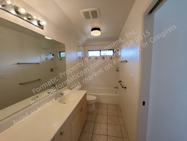 Building Photo - Three Bedroom Home in Kapolei Kai!