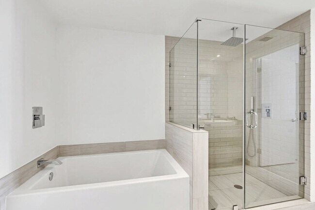Building Photo - 4010 S Ocean Dr