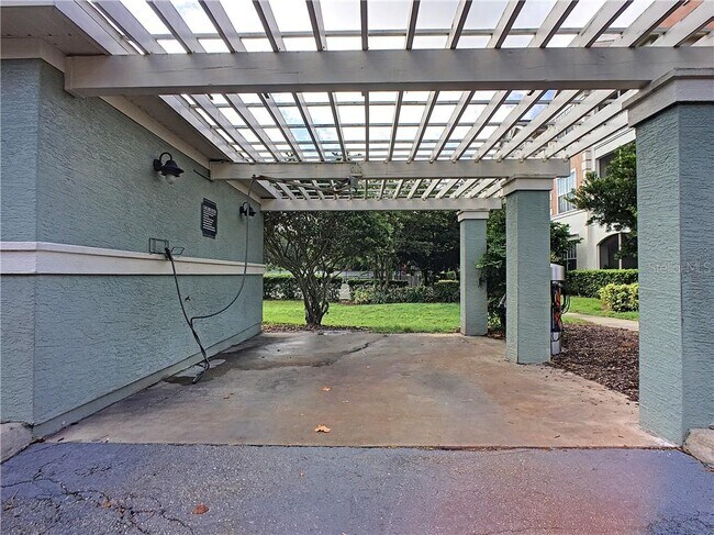 Building Photo - 12824 Madison Pointe Cir
