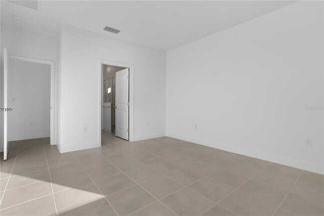 Building Photo - 1940 Sunshine Peak Dr