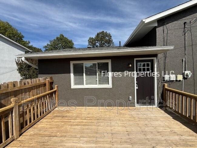 Building Photo - 1413 Cranwood Dr