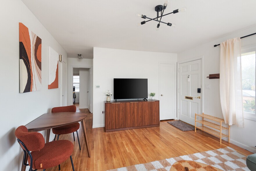 Building Photo - 6248 NE Wasco St