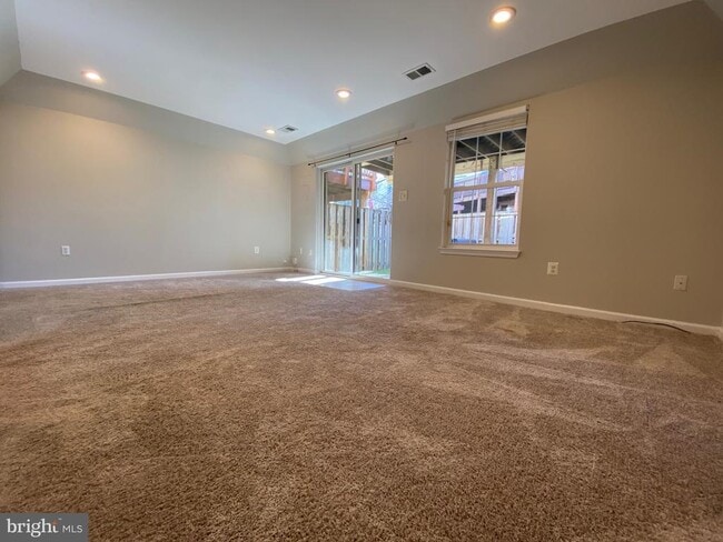 Building Photo - 14299 Newbern Loop