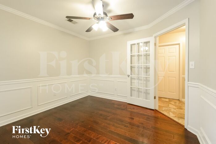 Building Photo - 501 Baronne St