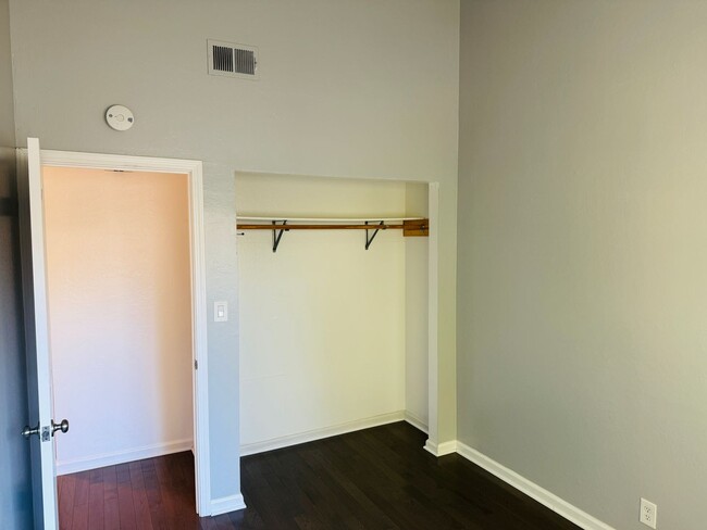 Building Photo - SAN JOSE WEST - Beautifully upgraded townh...