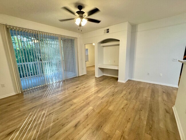 Building Photo - 2801 Chancellorsville Dr