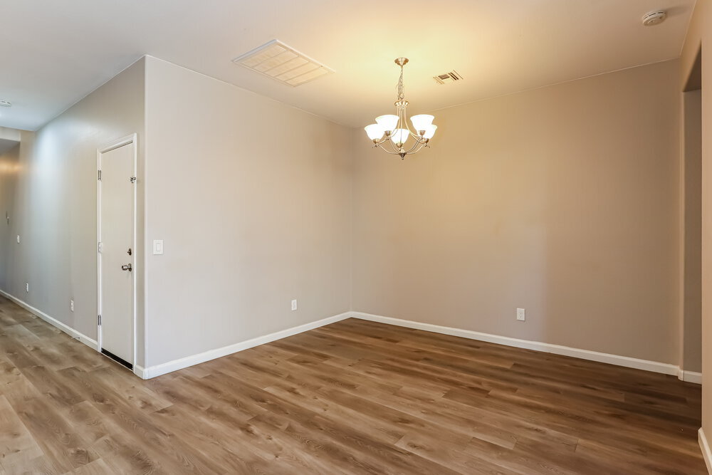 Building Photo - 2550 W Gaby Rd