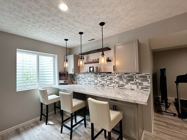 Building Photo - 96 Garnett Cir