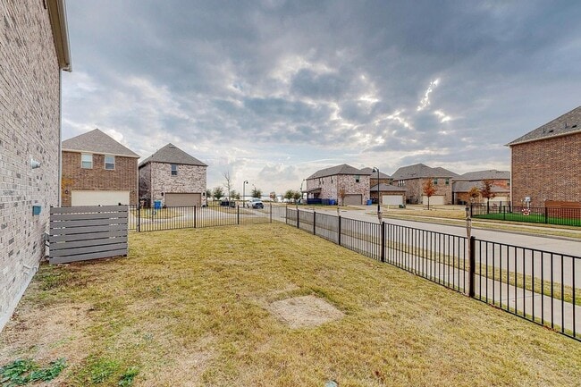 Building Photo - 7524 Redondo Dr