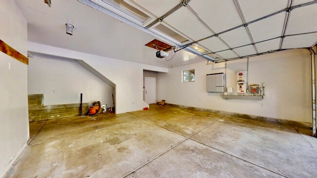 Building Photo - 6700 Ridgeway Dr