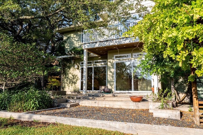 Building Photo - Gorgeous 4BR 2.5/BA Home with White Kitchen & Tree-Filled Yard