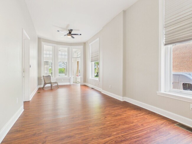 Building Photo - 1017 N Front St