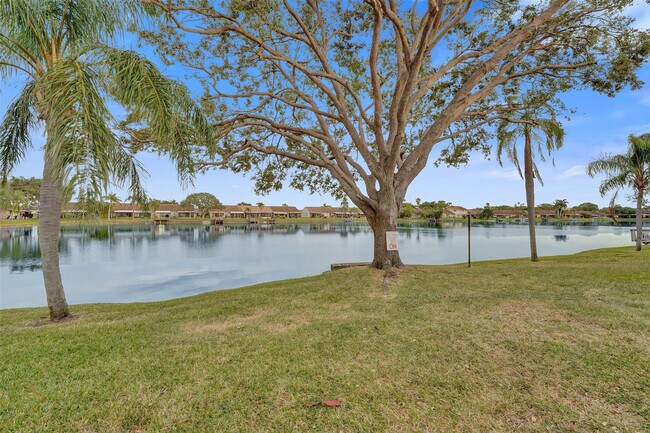 Building Photo - 5514 SW 28th Terrace