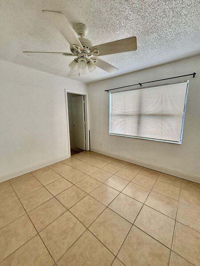 Building Photo - 4523 Ligustrum Way