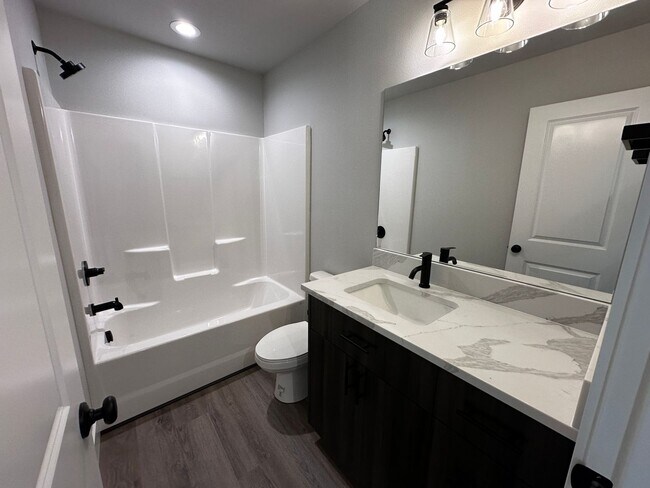 Building Photo - 176