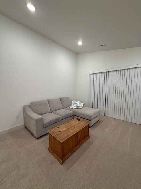 Building Photo - 385 Taft St