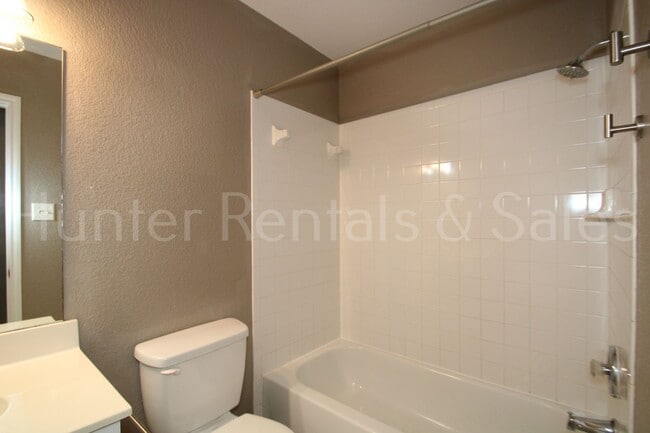 Building Photo - Quiet Area with No Backyard Neighbors