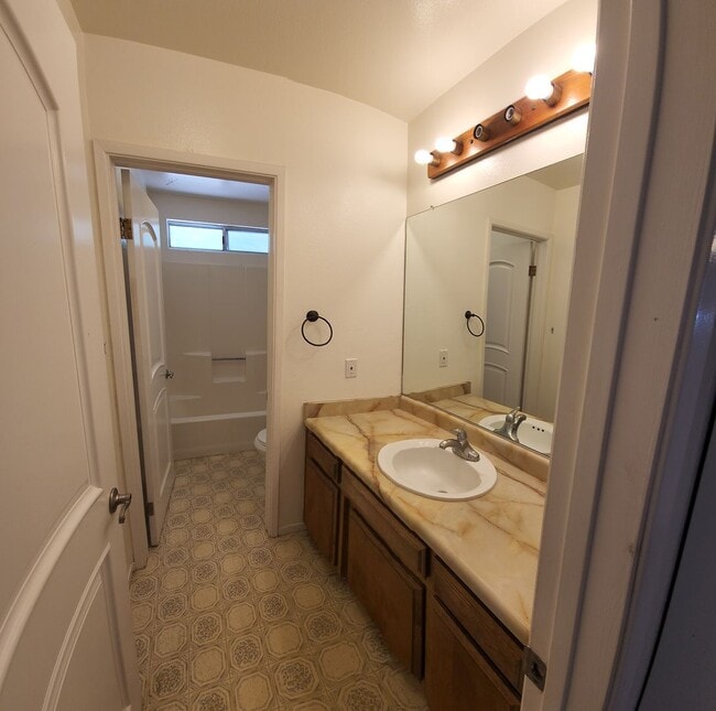 Building Photo - A Surfer's dream!! Short distance to the beach!!