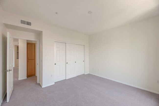 Building Photo - Luxury DC Ranch Condo - Walk to Market Street