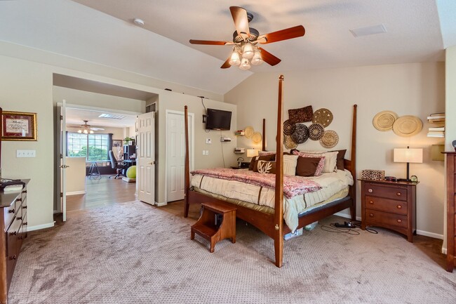 Building Photo - Luxury Golden Home with Private Pool & Bac...
