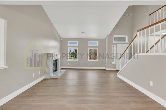 Building Photo - Completely Renovated 4-Bedroom Home with M...