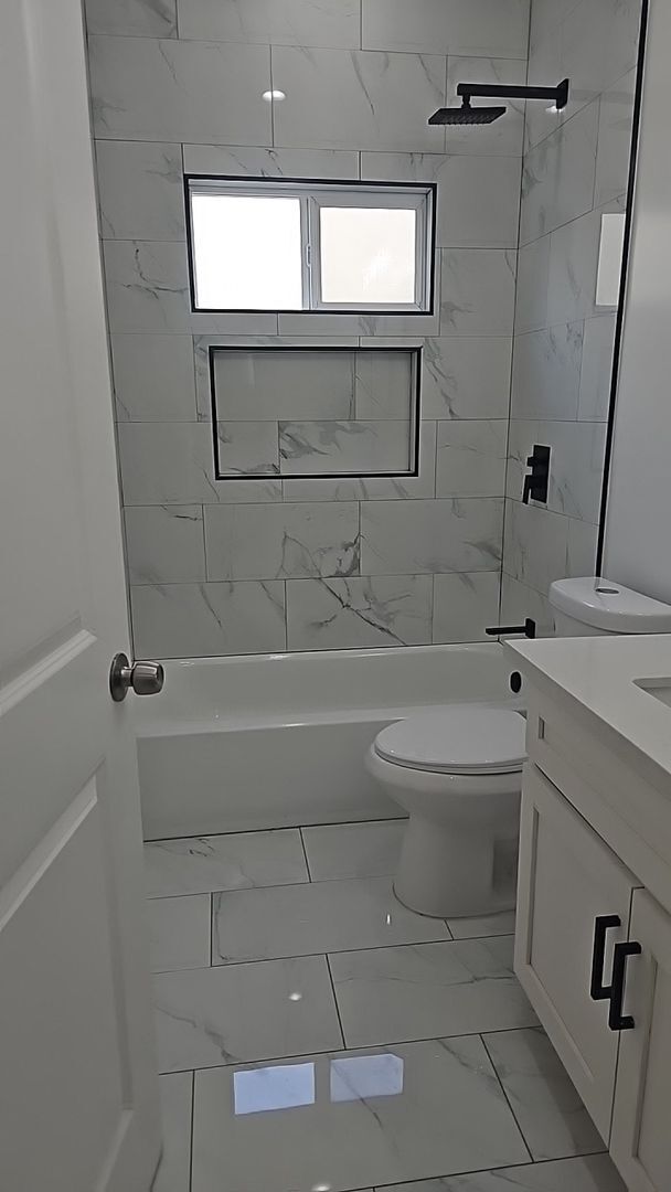 Building Photo - 947 W Magnolia St