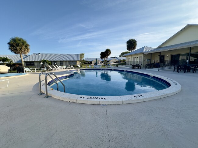 Club House Pool - 7723 SE Sugar Sand Cir