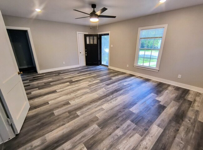 Building Photo - Fully Renovated 3-Bedroom Rental – New Appliances, Huge Yard, Garage, & Individual Room A/C!