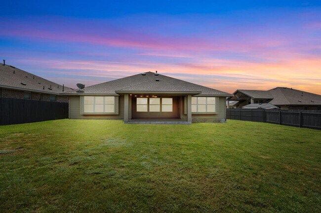 Building Photo - 140 W Highfield St