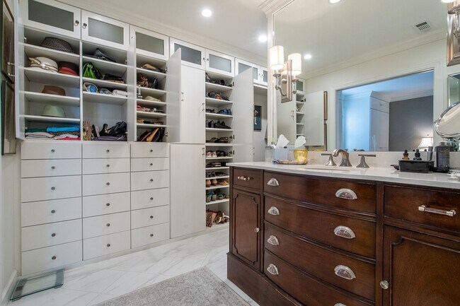 Building Photo - Immaculate Snee Farm Townhome for Rent!