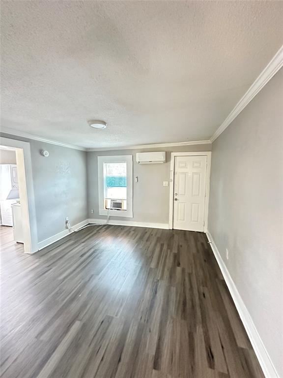 Building Photo - 1401 Collier St