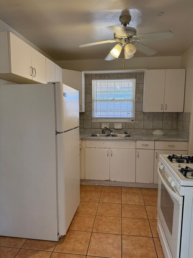 Building Photo - Charming 3-Bedroom Home in Central Tucson!