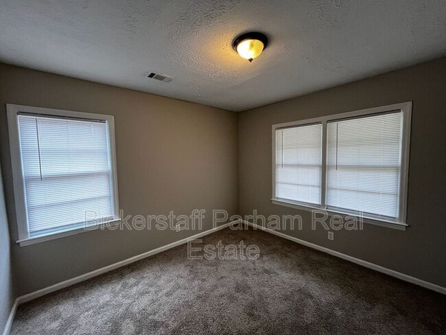 Building Photo - 1077 Dunbar Ave