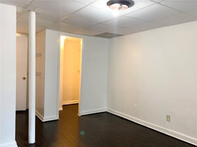Building Photo - 162 Ridgeland Ave