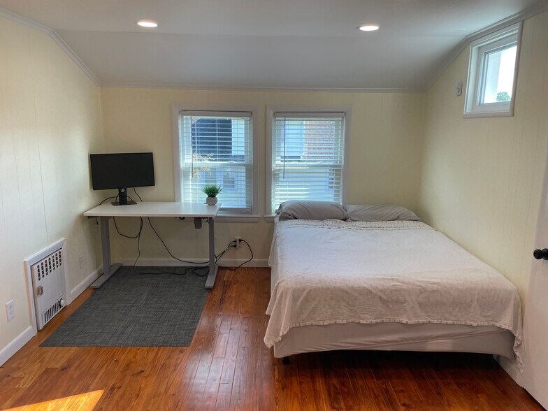 Building Photo - 93 Lafayette St