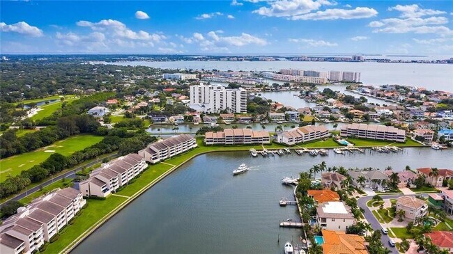 Primary Photo - 5950 Pelican Bay Plaza S